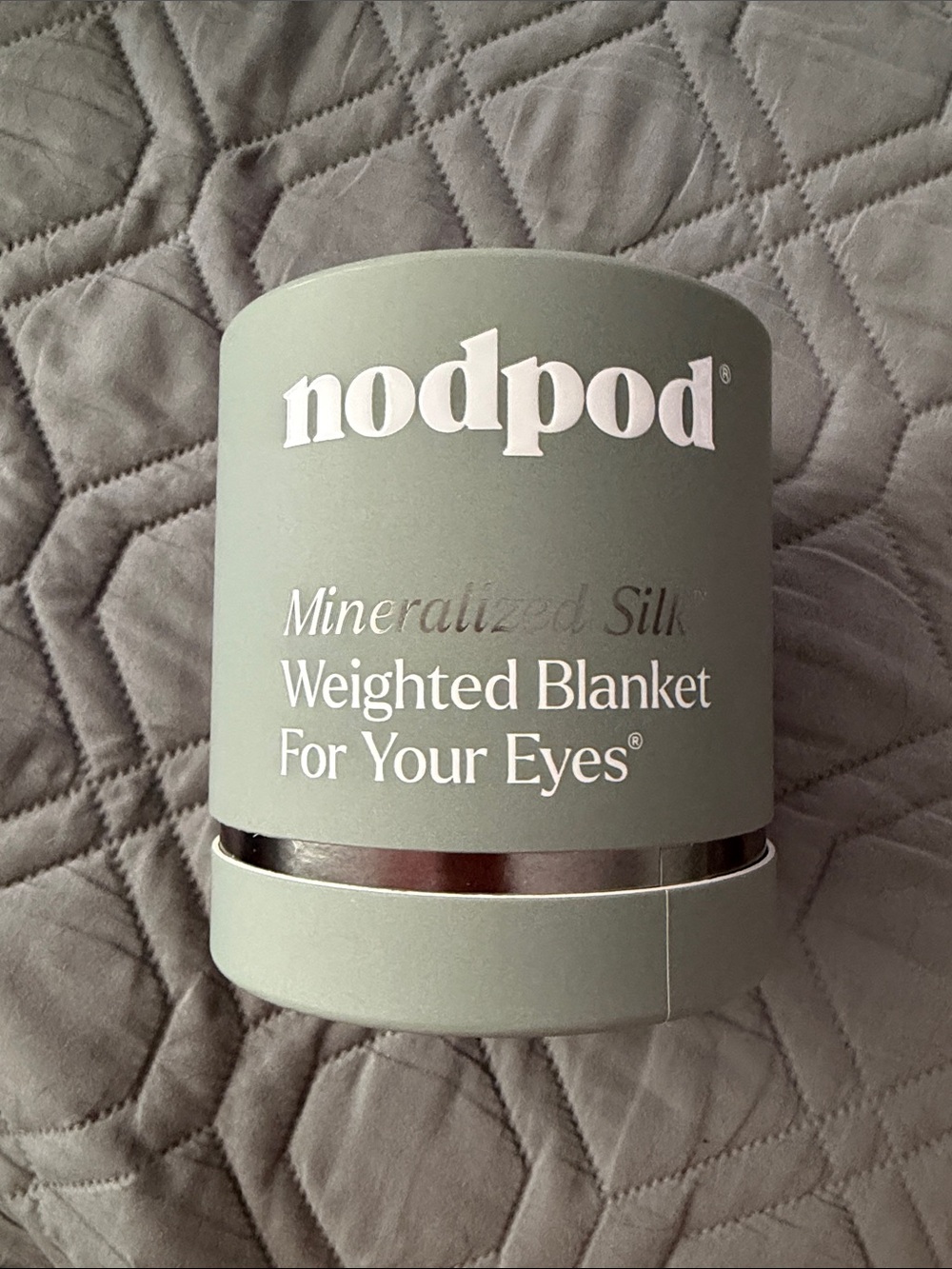 Silk Nodpod Eye Mask in Willow green - brand new - Picture 6 of 7